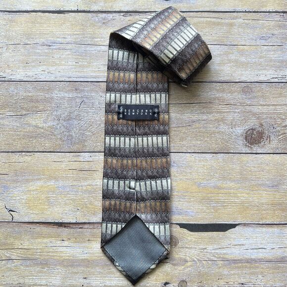 Bergamo New York One Size Mens Tie Gold and Black 58”x 3” - Picture 5 of 11